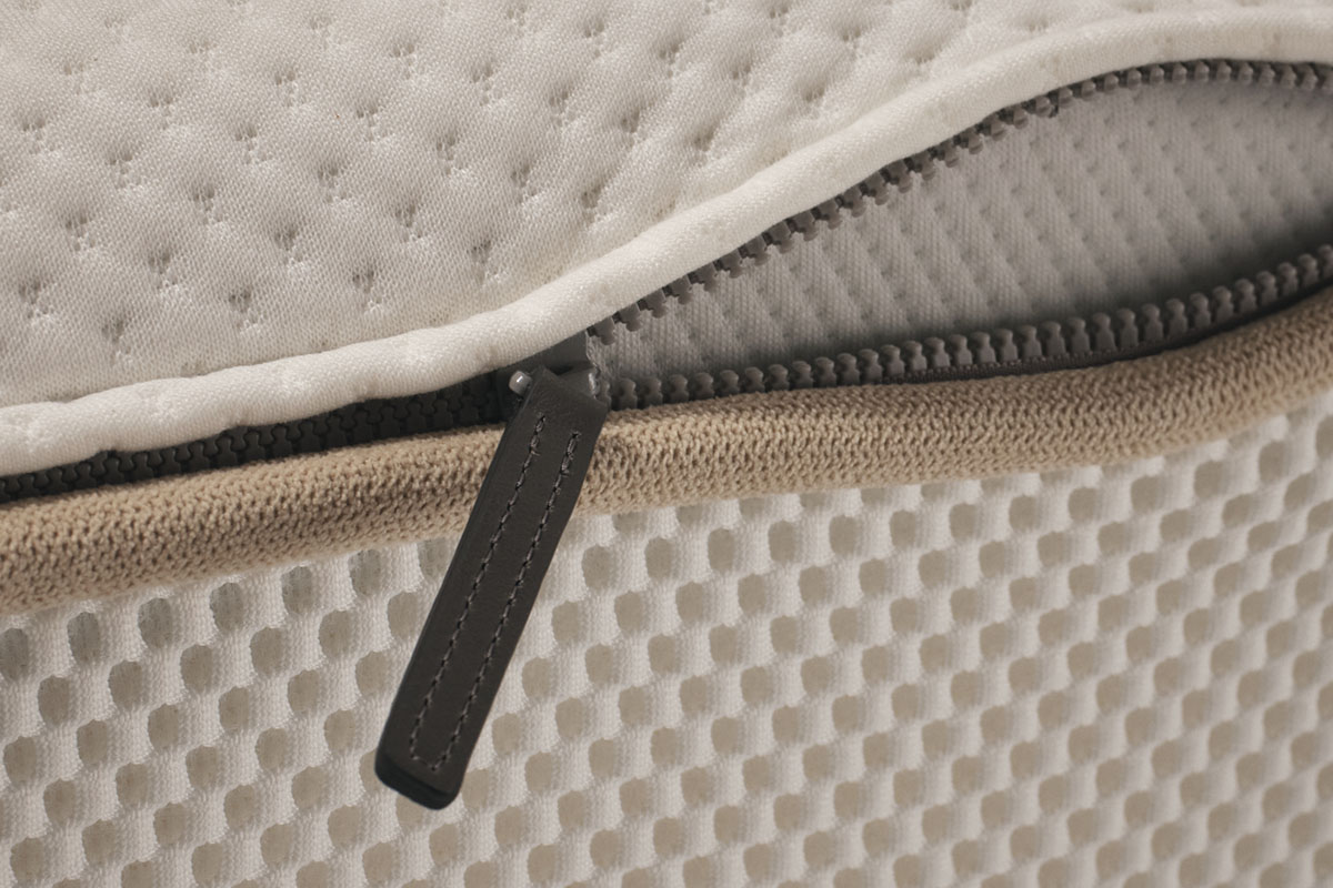 Mattress in a box featuring a removable cover you can unzip for easy machine washing.